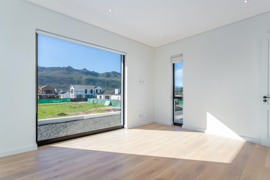 To Let 4 Bedroom Property for Rent in Pearl Valley at Val de Vie Western Cape